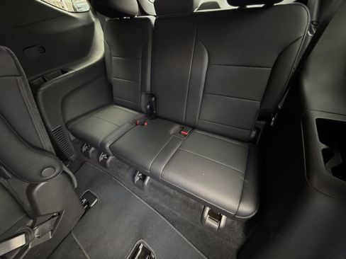 New 2026 Chevrolet Traverse LT w/ Driver Confidence Package FWD image 19