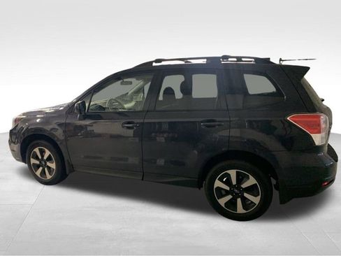 Used 2017 Subaru Forester 2.5i Premium w/ All-Weather Package image 2