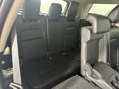 Used 2025 Nissan Pathfinder SL FWD image 10