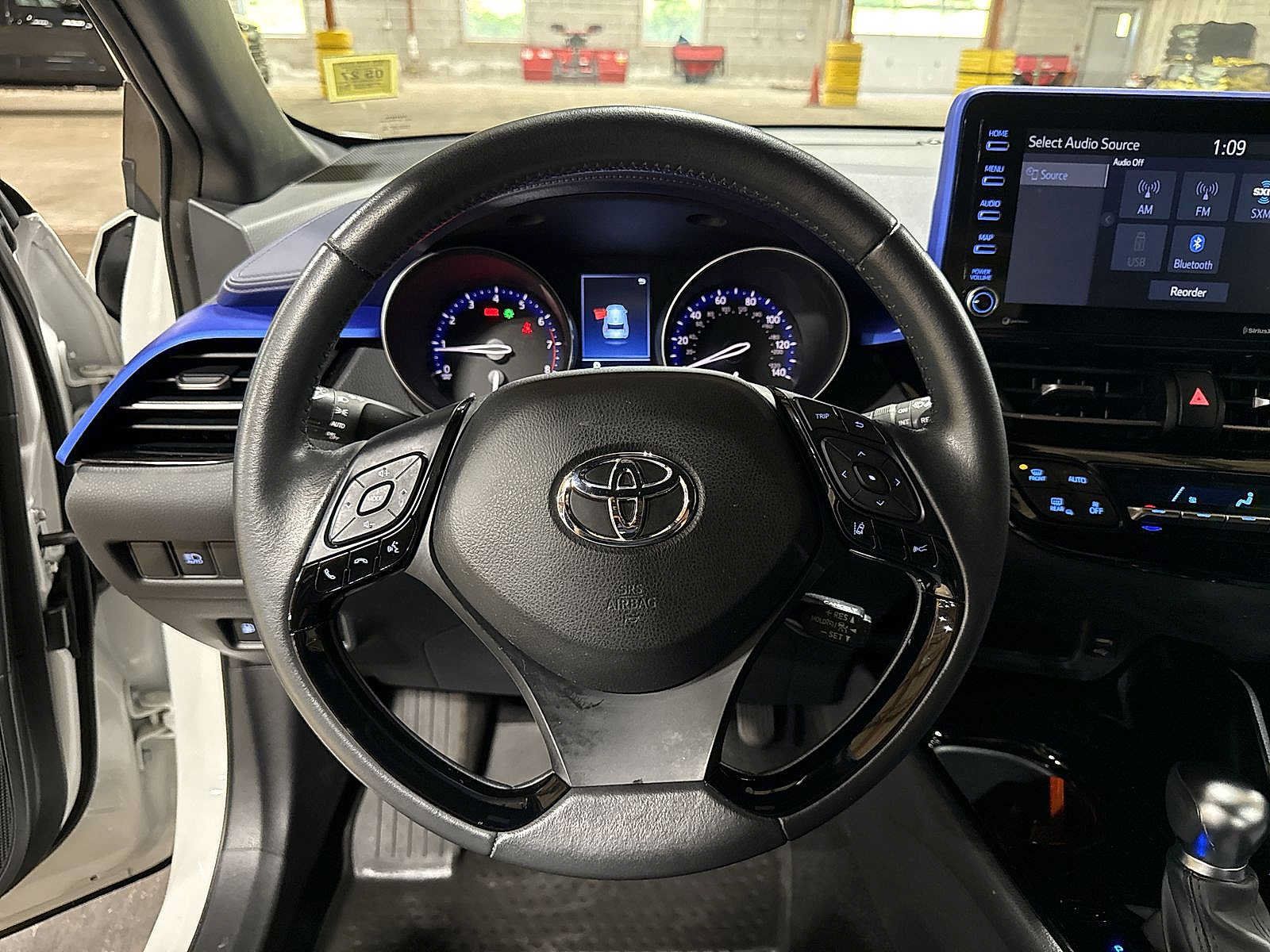 Used 2022 Toyota C-HR XLE FWD image 18