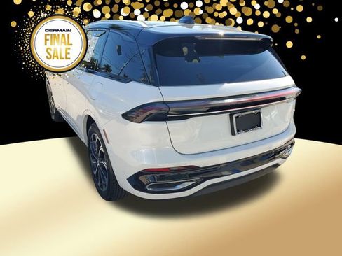 Used 2024 Lincoln Nautilus Reserve image 8