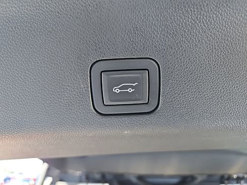 Used 2024 GMC Yukon XL Denali AWD/4WD image 59