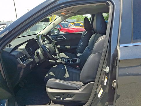 Used 2024 Mitsubishi Outlander SE AWD/4WD image 27