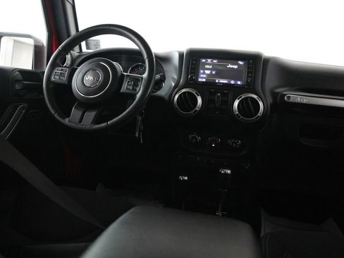Used 2017 Jeep Wrangler Unlimited Sahara w/ Max Tow Package AWD/4WD image 10