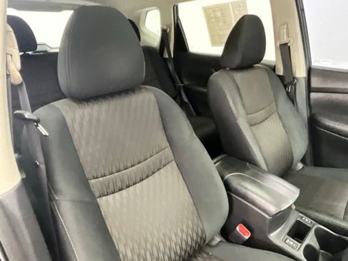 Used 2017 Nissan Rogue SV AWD/4WD image 15