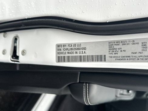 New 2025 Jeep Grand Cherokee L Limited image 34