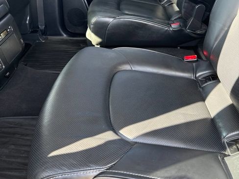 Used 2019 INFINITI QX80 Luxe w/ All-Season Package RWD image 17