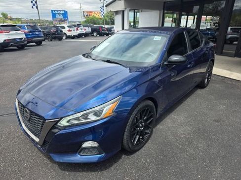 Used 2019 Nissan Altima 2.5 SR FWD image 2