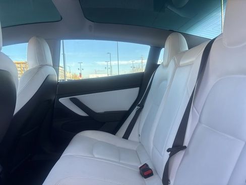 Used 2018 Tesla Model 3 Long Range image 19