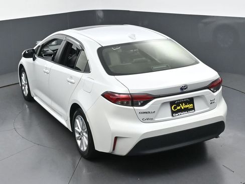 Used 2025 Toyota Corolla XLE FWD image 37