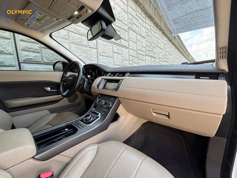 Used 2019 Land Rover Range Rover Evoque SE image 19