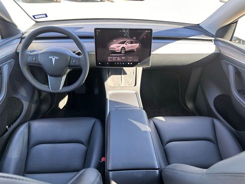 Used 2023 Tesla Model Y Long Range image 17