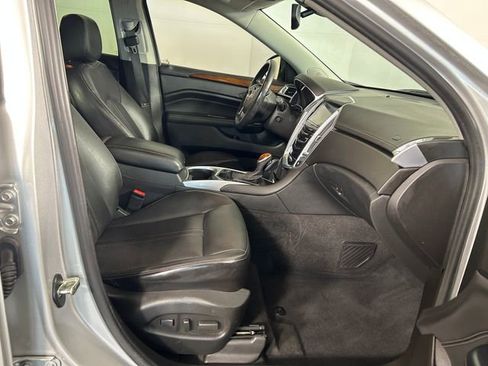 Used 2013 Cadillac SRX Luxury image 29
