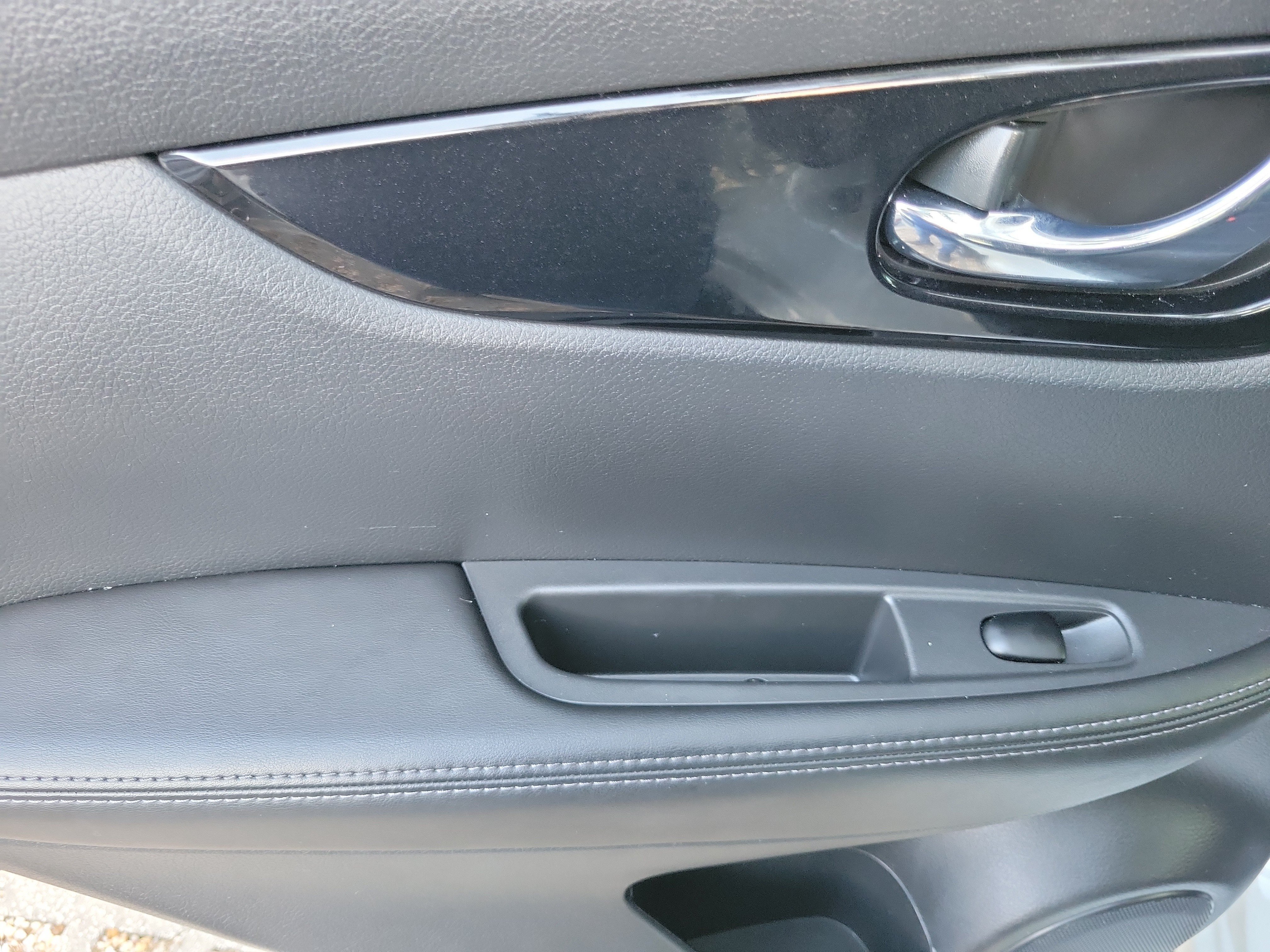Used 2021 Nissan Rogue Sport SL w/ Premium Package FWD image 16