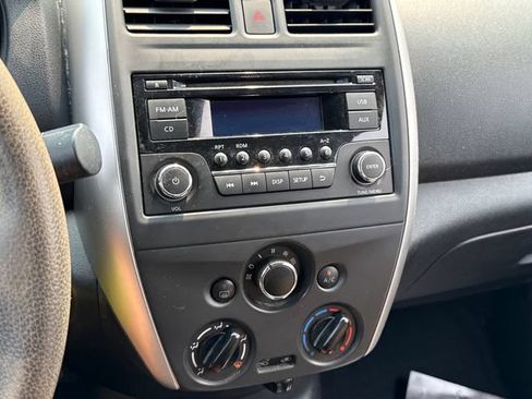 Used 2015 Nissan Versa SV FWD image 28