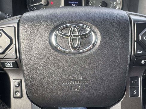 Used 2022 Toyota Tacoma TRD Off-Road w/ Technology Package AWD/4WD image 30