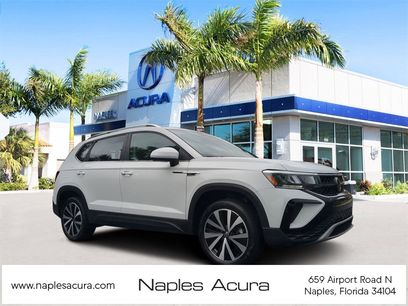 Used 2024 Volkswagen Taos SE w/ Panoramic Sunroof Package