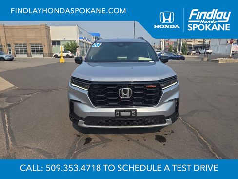 Used 2025 Honda Pilot TrailSport image 8