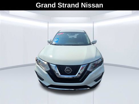 Used 2018 Nissan Rogue S FWD image 4