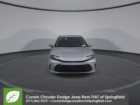 Used 2026 Toyota Camry LE FWD image 5