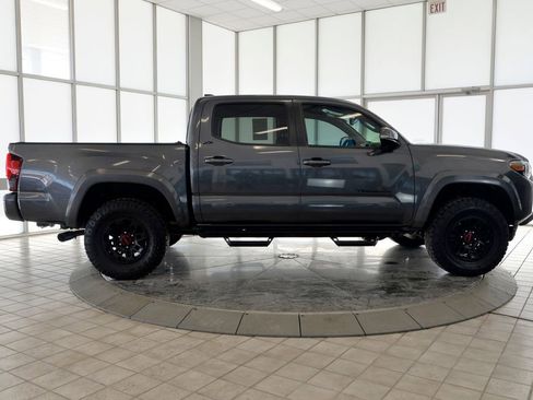 Used 2022 Toyota Tacoma SR5 image 9