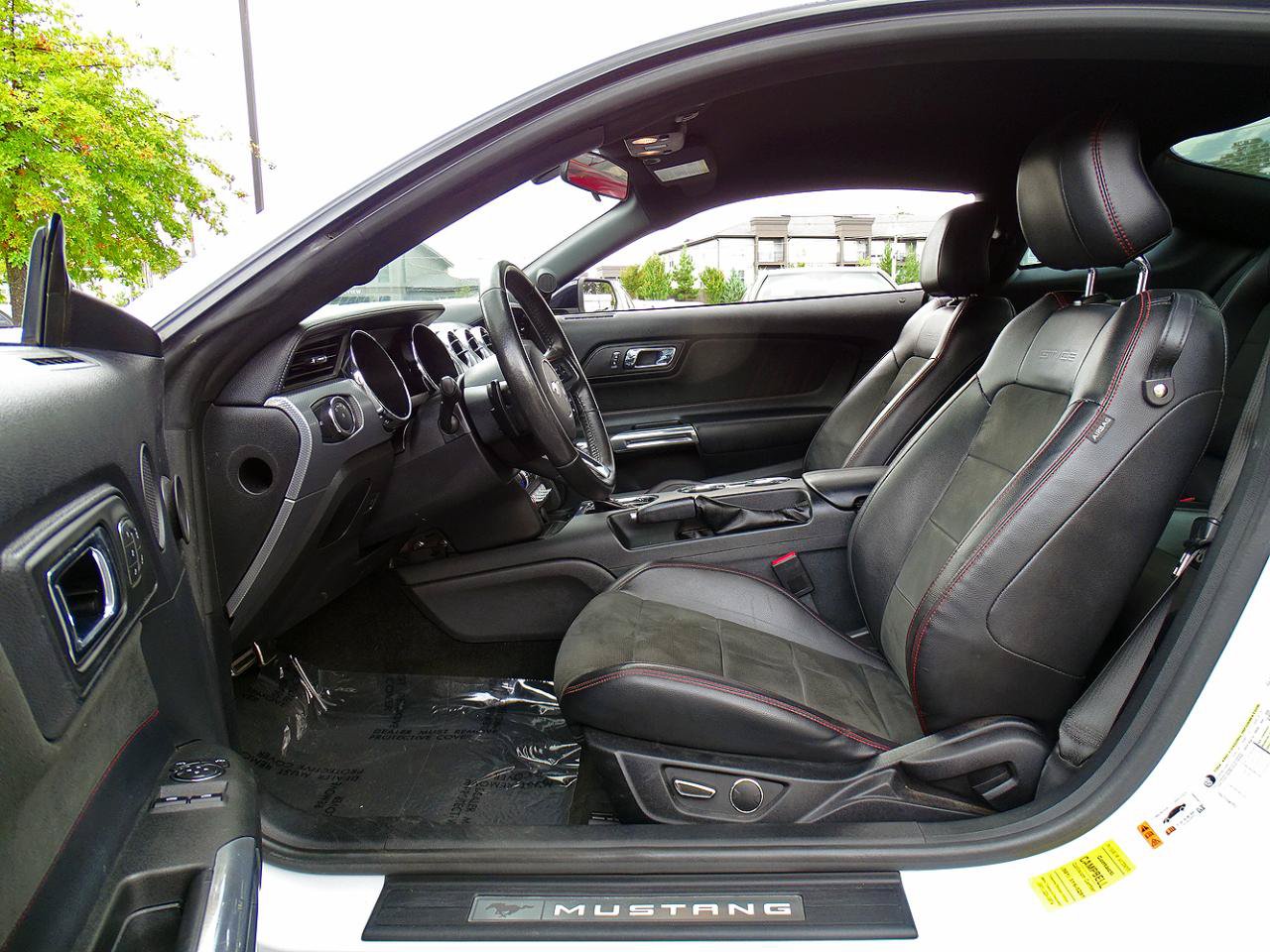 Used 2017 Ford Mustang GT Premium w/ Equipment Group 401A RWD image 16