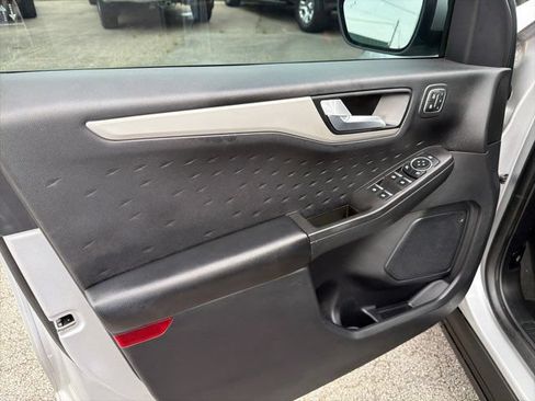 Used 2020 Ford Escape SEL FWD image 18