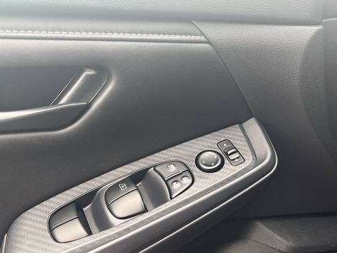 Used 2025 Nissan Sentra S FWD image 19