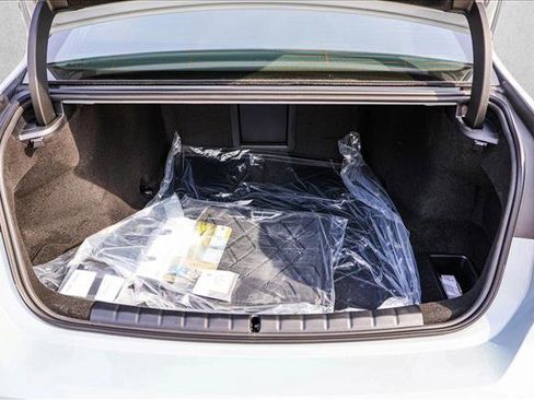 New 2026 BMW 760i xDrive image 21