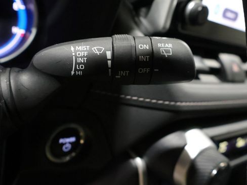 Used 2025 Toyota RAV4 XLE AWD/4WD image 32