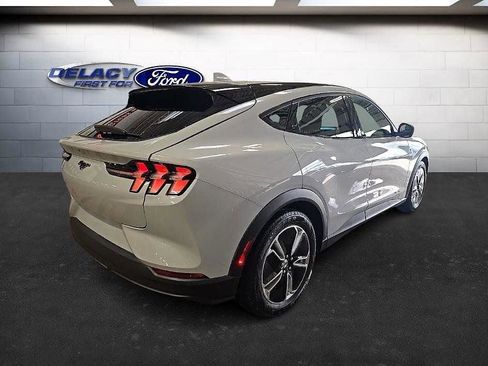 Used 2022 Ford Mustang Mach-E Select image 5