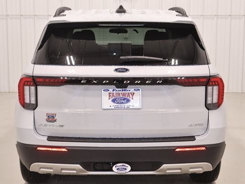 New 2026 Ford Explorer Active image 8
