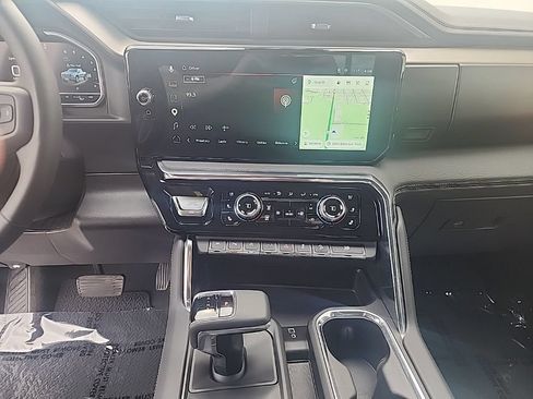 Used 2023 GMC Sierra 1500 Denali AWD/4WD image 17