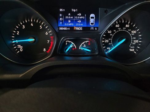 Used 2017 Ford Escape SE w/ Equipment Group 201A FWD image 23
