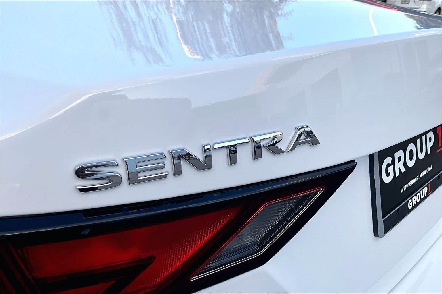 Used 2025 Nissan Sentra SV FWD image 30
