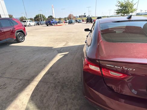 Used 2016 Chevrolet Malibu LT FWD image 6