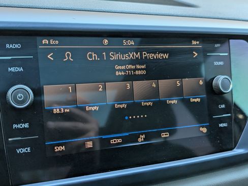 Used 2023 Volkswagen Taos SE w/ Panoramic Sunroof Package image 29