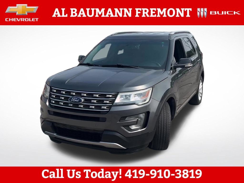 Used 2017 Ford Explorer XLT w/ Equipment Group 202A FWD image 2