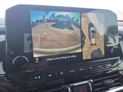 Used 2022 Nissan Pathfinder SL FWD image 34