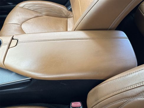 Used 2019 Toyota Avalon Limited image 37