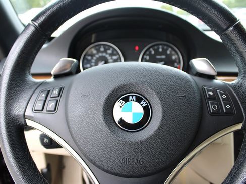 Used 2008 BMW 335i Convertible image 27