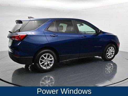 Used 2022 Chevrolet Equinox LS w/ LS Convenience Package AWD/4WD image 11