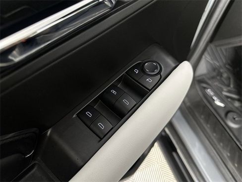 New 2025 GMC Canyon AT4 w/ AT4X Package image 24