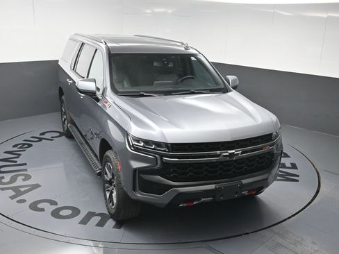 Used 2021 Chevrolet Suburban Z71 image 32