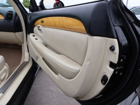 Used 2002 Lexus SC 430 Convertible RWD image 14