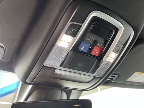 Used 2024 RAM 1500 Laramie image 30