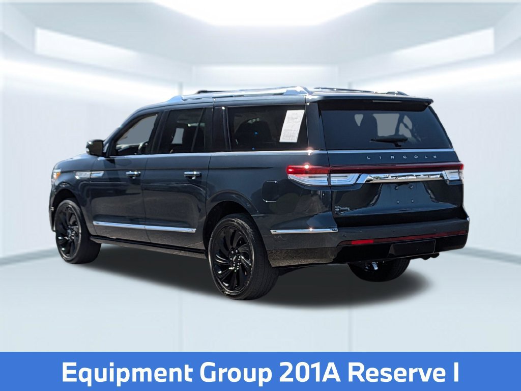 Used 2024 Lincoln Navigator L Reserve AWD/4WD image 4