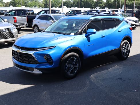 Used 2026 Chevrolet Blazer LT w/ Convenience Package FWD image 5