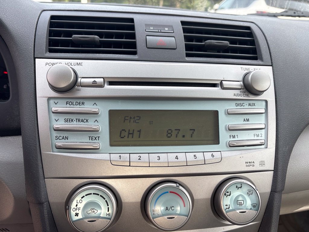 Used 2009 Toyota Camry LE FWD image 16