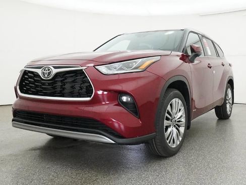 New 2026 Toyota Highlander Platinum image 32